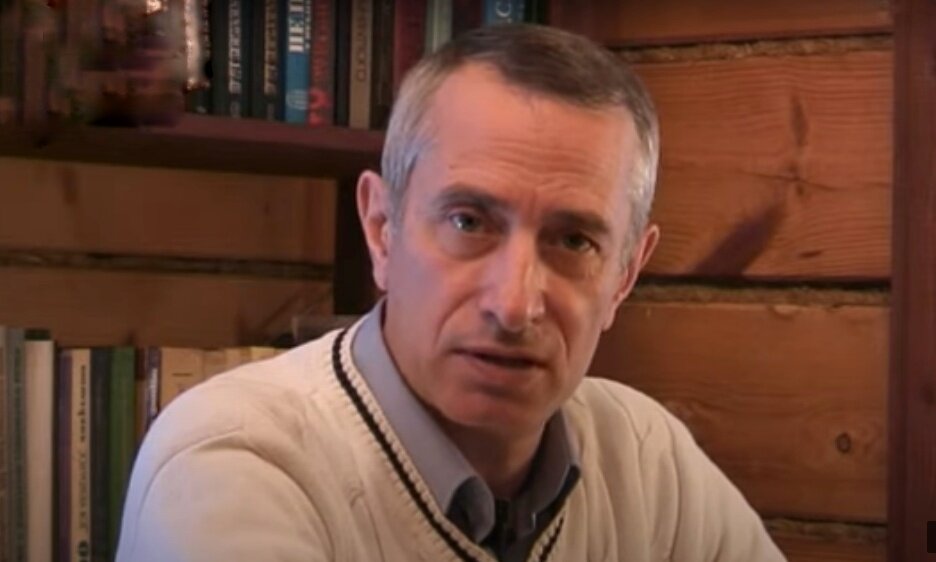 Петр Попов.