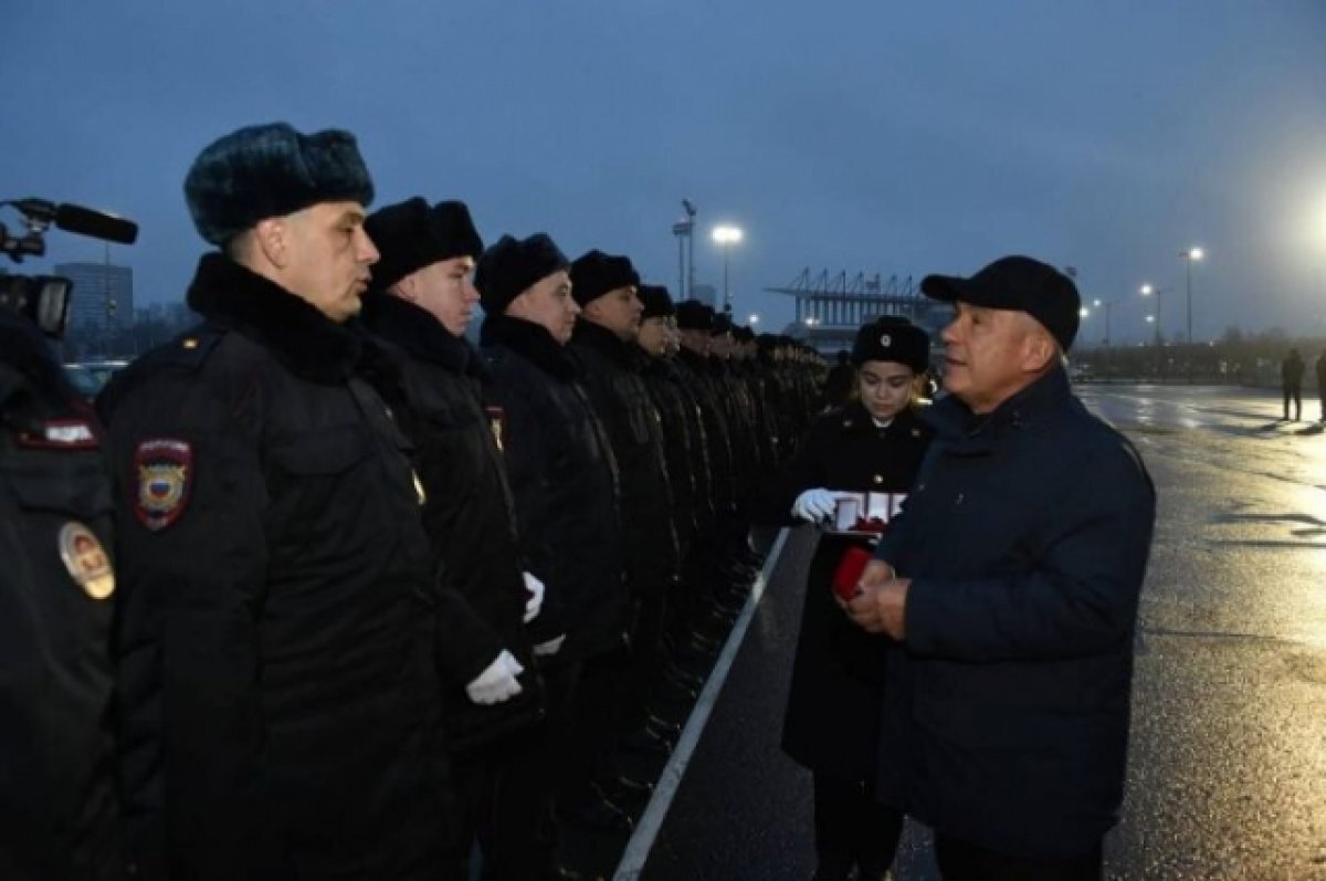 Минниханов вручил сотрудникам МВД ключи от новых служебных машин | АиФ –  Казань | Дзен