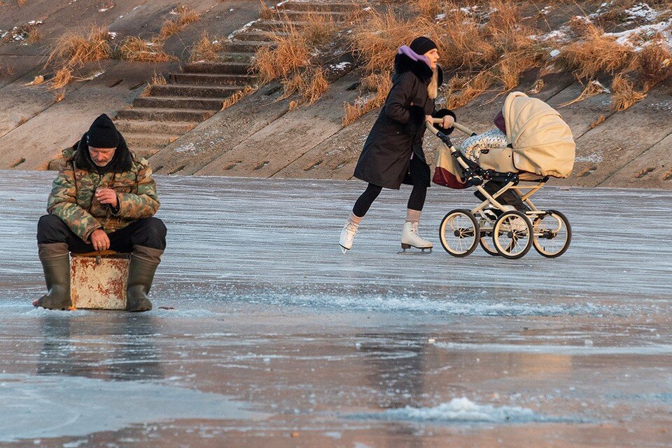     Новое пособие получат семьи, где средний доход на каждого члена семьи не дотягивает до прожиточного минимума в регионе. Михаил ФРОЛОВ