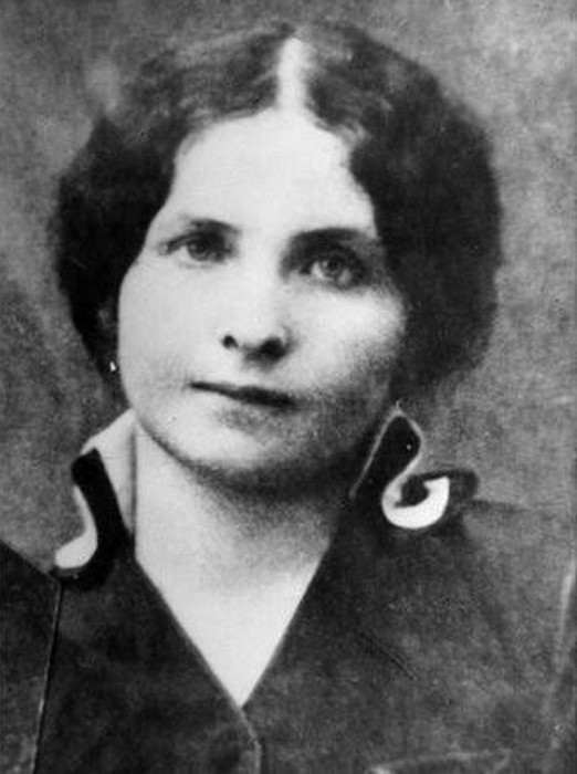 Дора Лазуркина