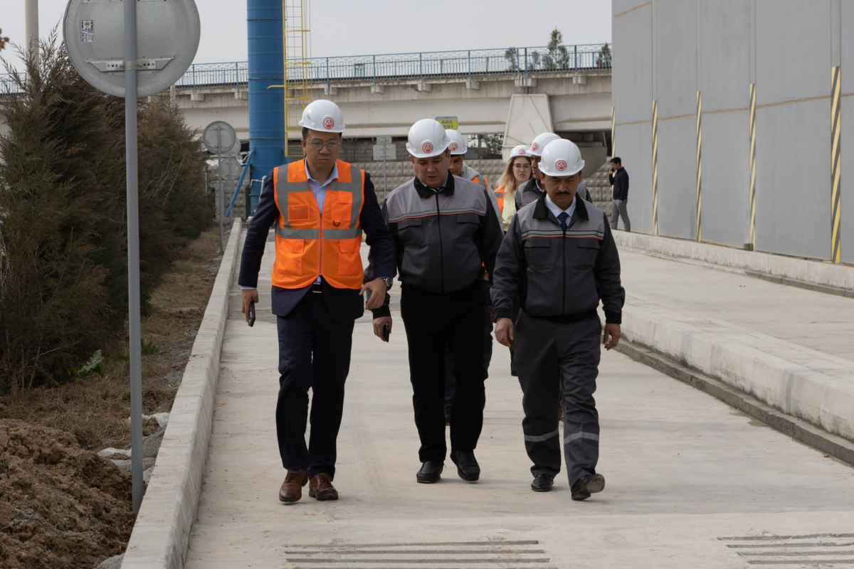 Посещение завода в г. Ташкент представителем штаб-квартиры, региональным директором EXEED Азии и Тихоокеанского региона Джифангом Лиу 