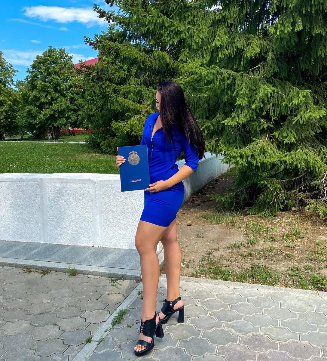 19 июля Анастасия Шумилова получила диплом «учителя биологии и ОБЖ». Фото: vk.com/annegien