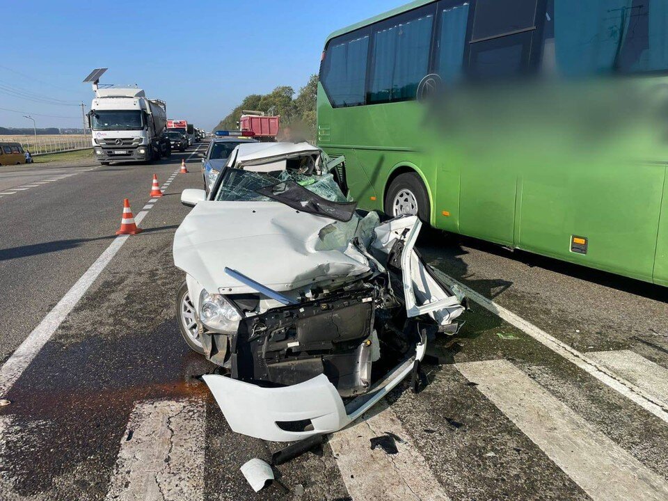    Автобус ФК «Краснодар» попал в аварию на Кубани. Фото: t.me/mvd23krasnodar