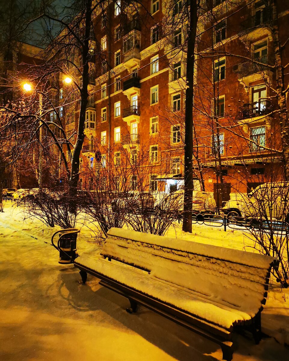 Один из знаменитых «красных» домов 1953 года постройки