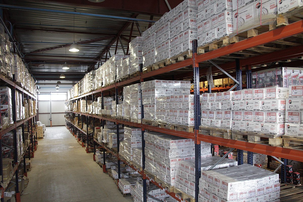 Именно так я представляю склады РосРезерва