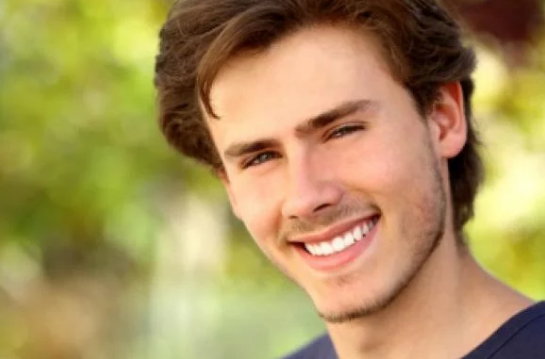 Мужчина тоже должен следить за зубами.