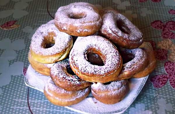 Рецепт пончиков с корицей с кремом и яблоками