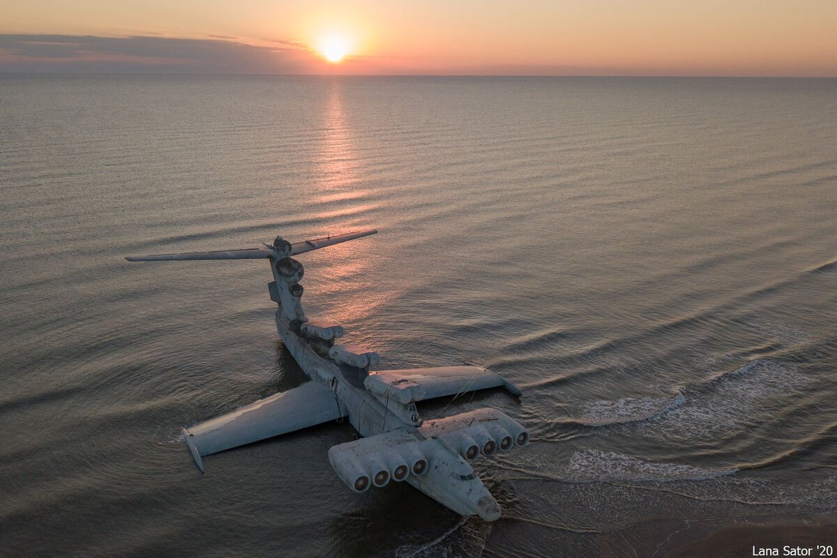 Самолет Лунь в Дербенте