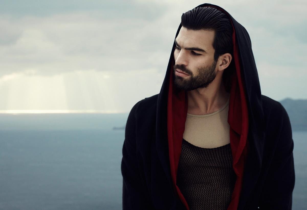 Греческие мужчины: особенности характера, внешность и стиль в одежде