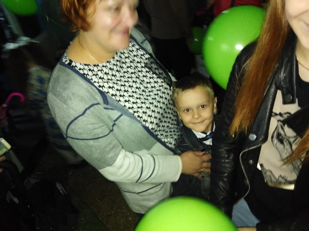 Знал бы ребенок, что ему теперь 11 лет ходить на уроки... )))