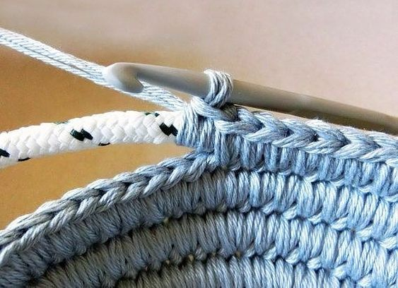Пряжа для вязания крючком и спицами