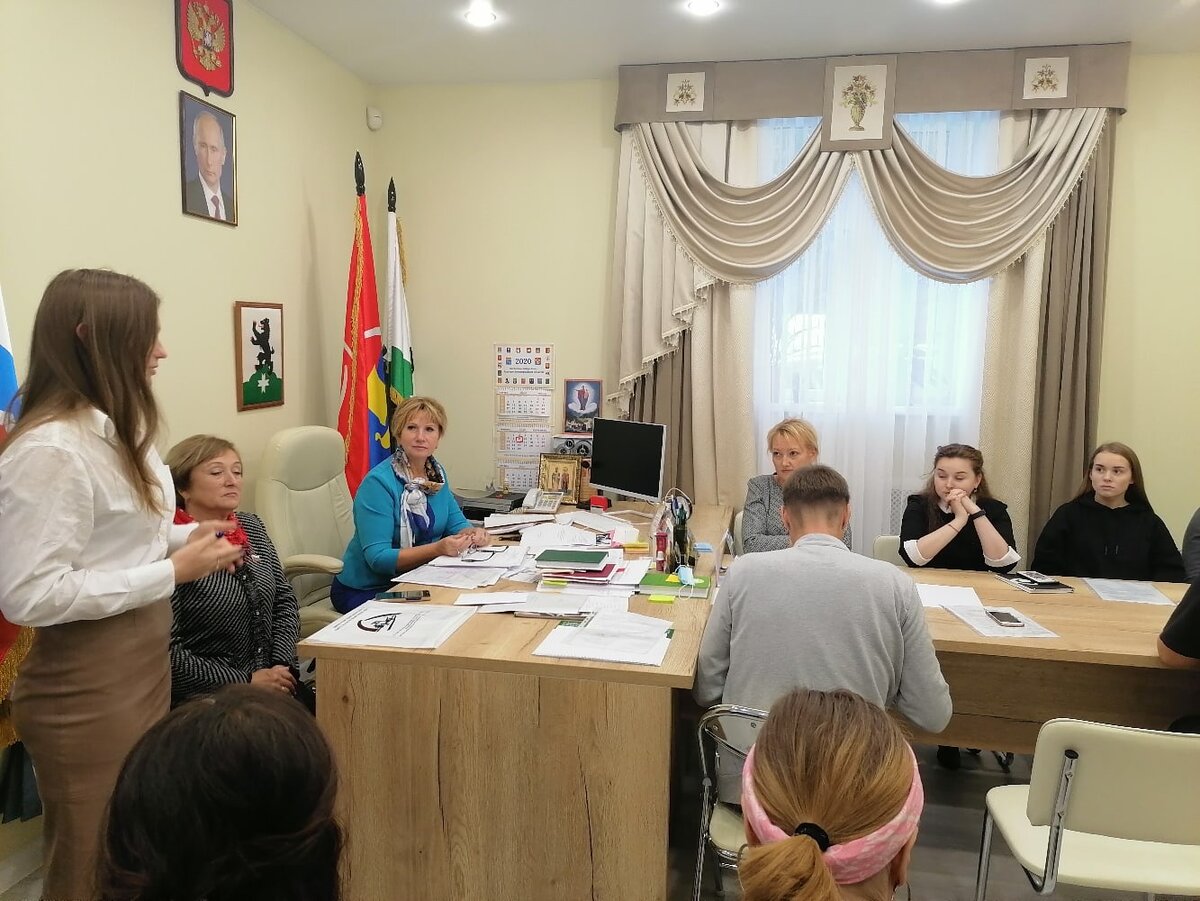 Сегодня в кабинете главы администрации МО "Бугровское сельское поселение" состоялось заседание Молодёжного Совета.