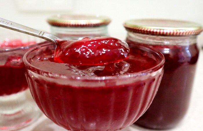 Как загустить жидкое варенье, чтобы оно лучше подходило для начинки