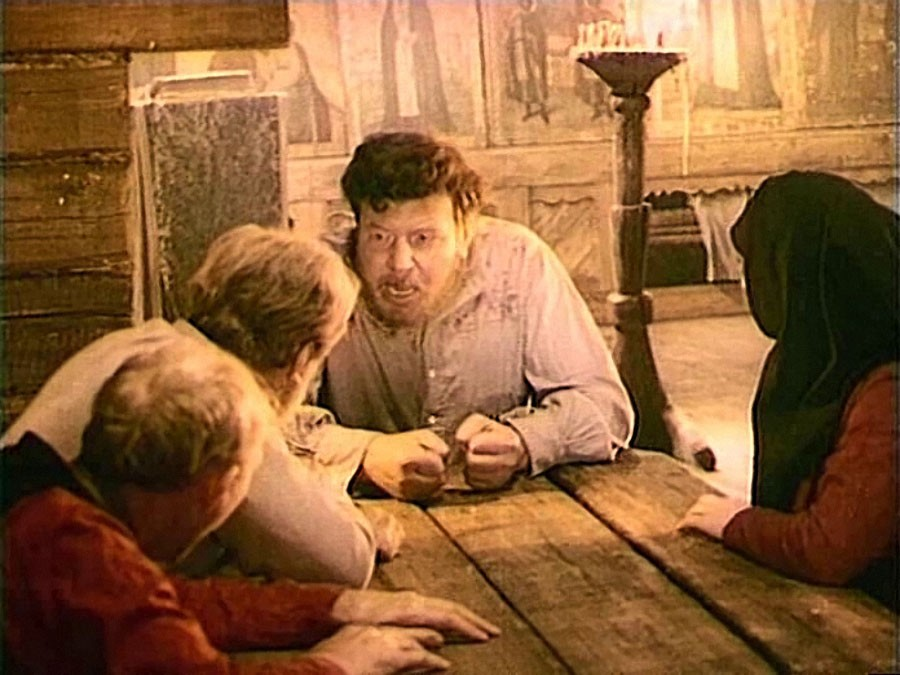 Тень исчезает актера. Роман в полдень фильм 1971. Кадры из фильма тени исчезают в полдень. Демид Меньшиков тени исчезают в полдень. Тени исчезают в полдень фильм 1971 актёры