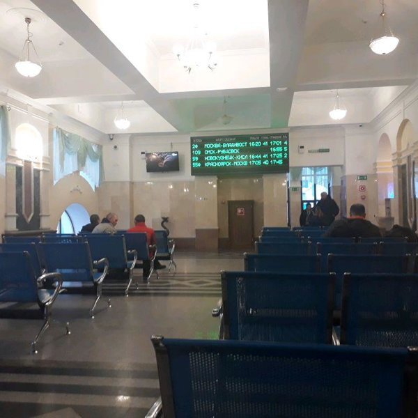 Омский вокзал внутри