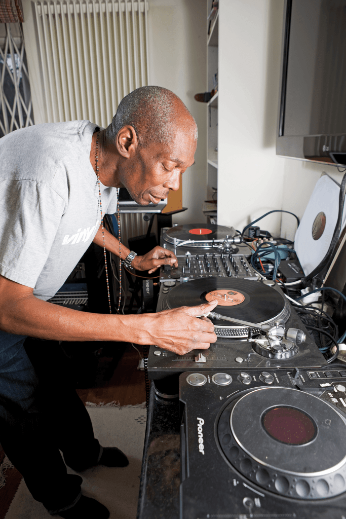 Maxi Jazz за любимым делом 