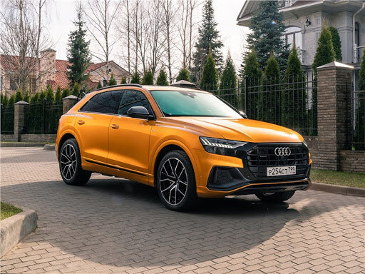 Тест драйв кроссовера Audi Q8