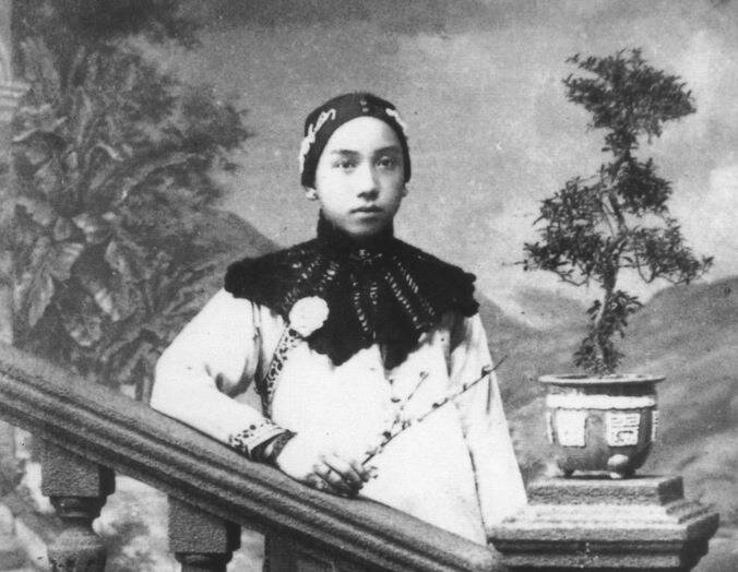 Режиссер ленты в образе жены Чжуан-цзы