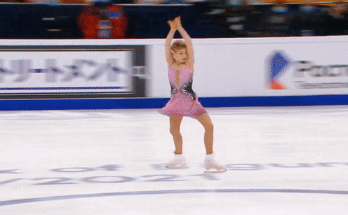 Алёна Косторная выполняет 2А в ПП на этапе Гран-при в Москве (источник - 1tv.ru/sport)