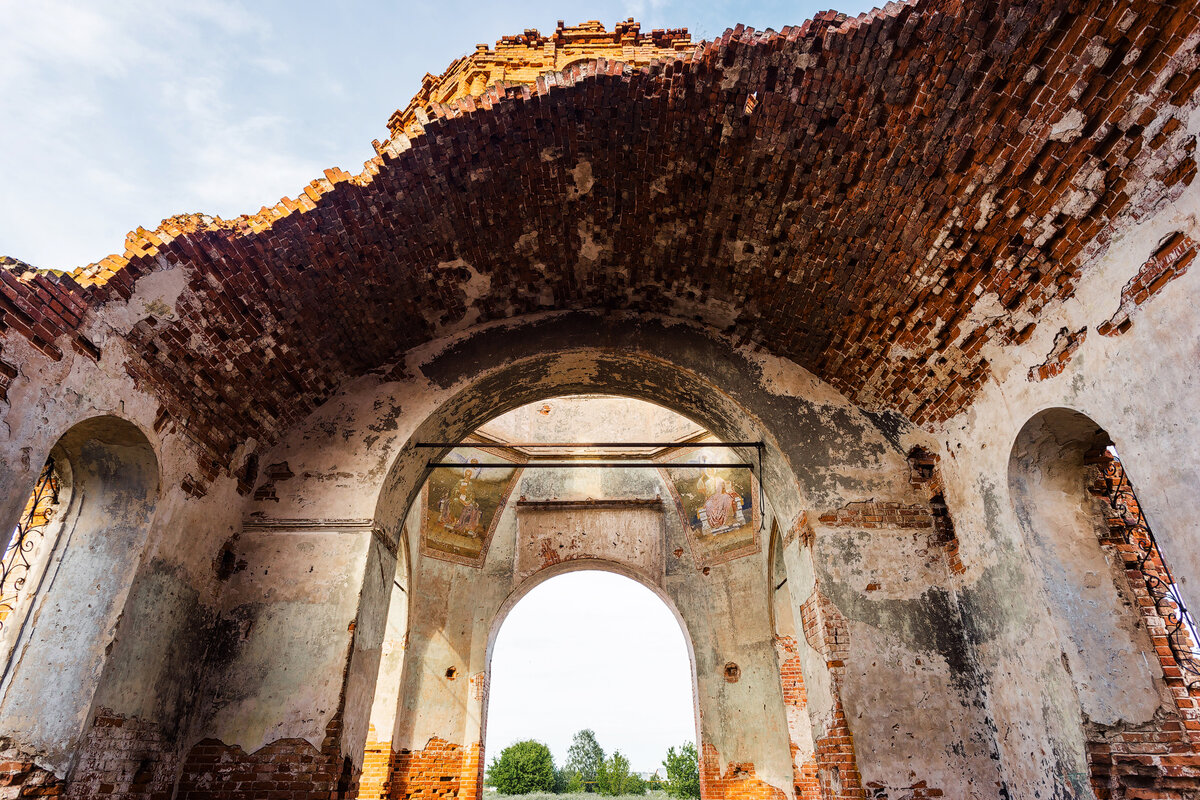 Фото разрушенных церквей