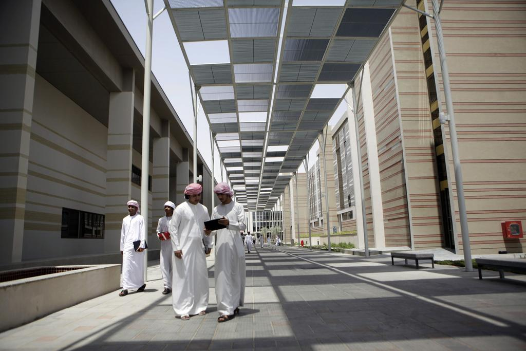 Университет Объединенных арабских Эмиратов. Университет ОАЭ В Аль-Айне. Медицинский университет в Дубае. Школы в арабских Эмиратах.