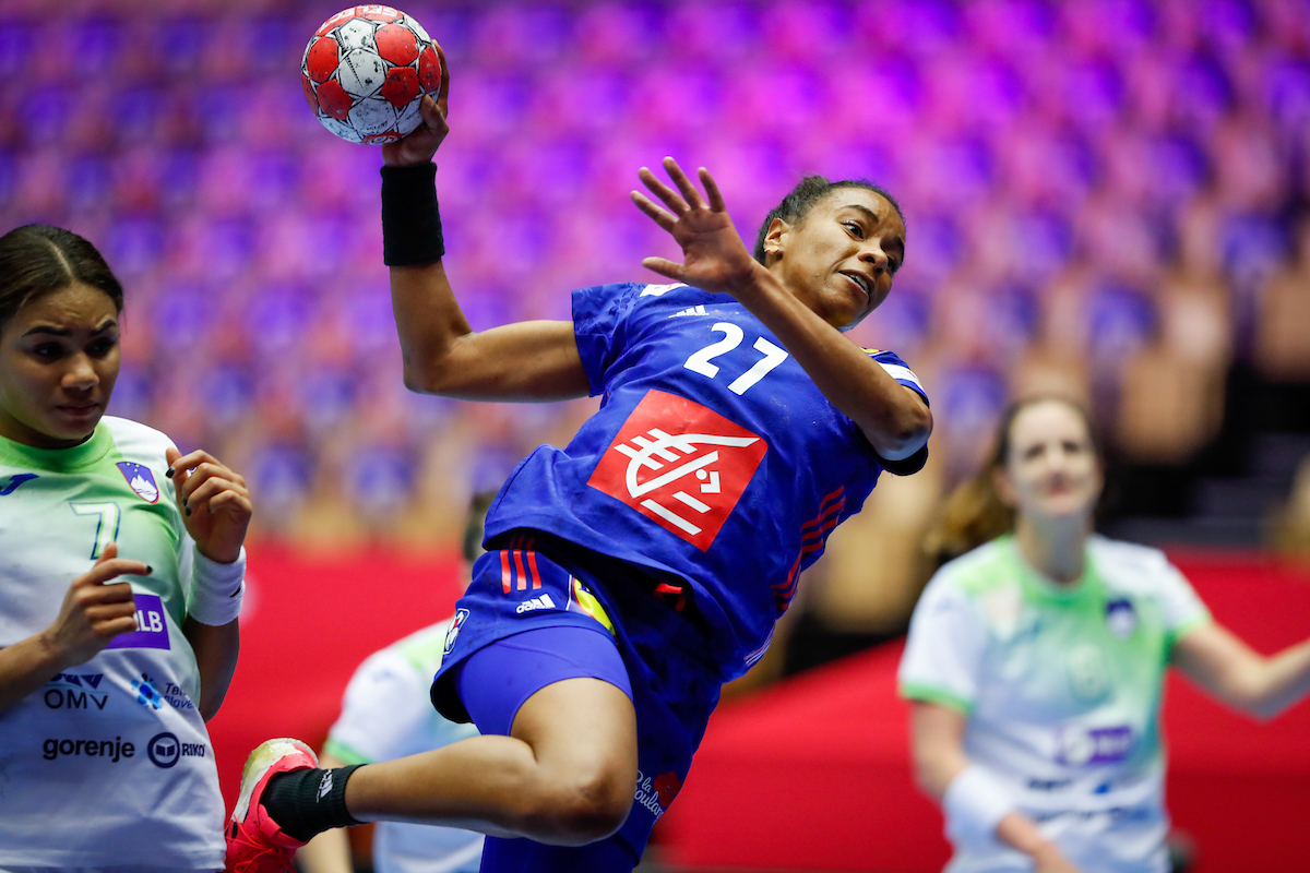 Франция против Словении (фото https://women2020.ehf-euro.com)