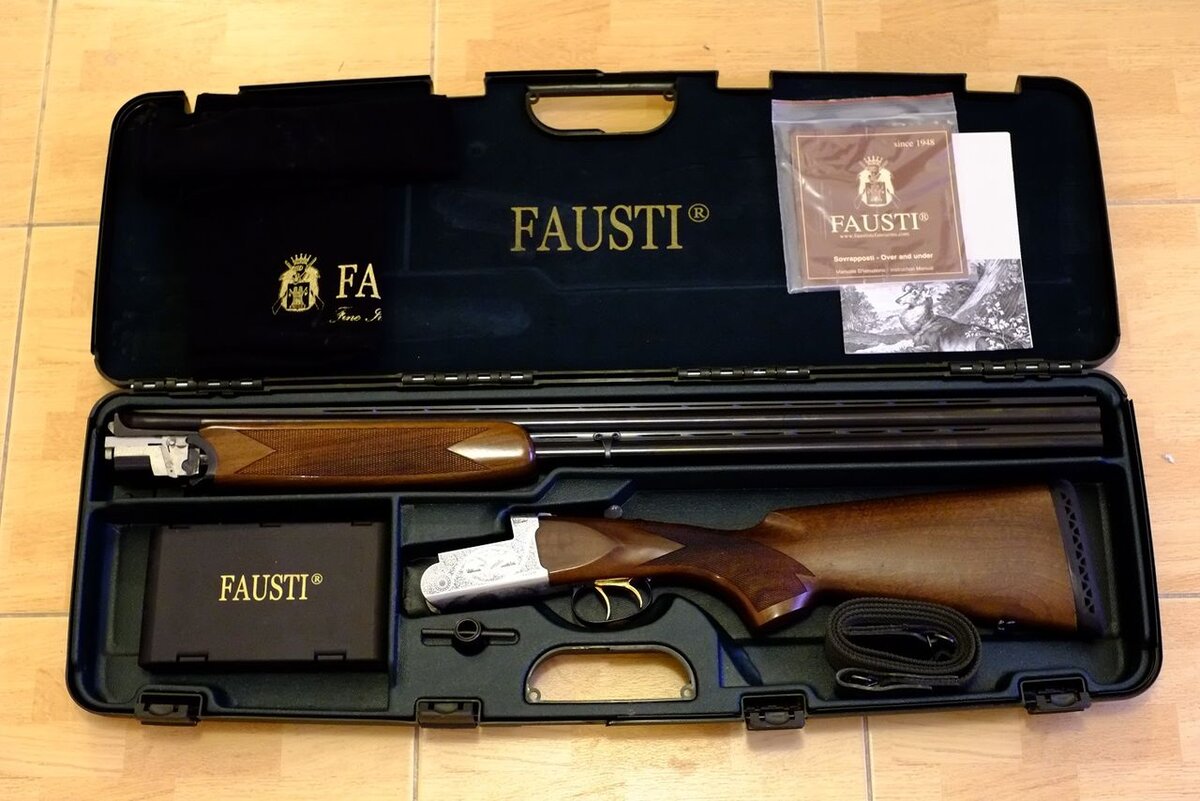 Фотографии позаимствовал на форуме https://guns.allzip.org/topic/112, человек ее продавал. ну красавица же