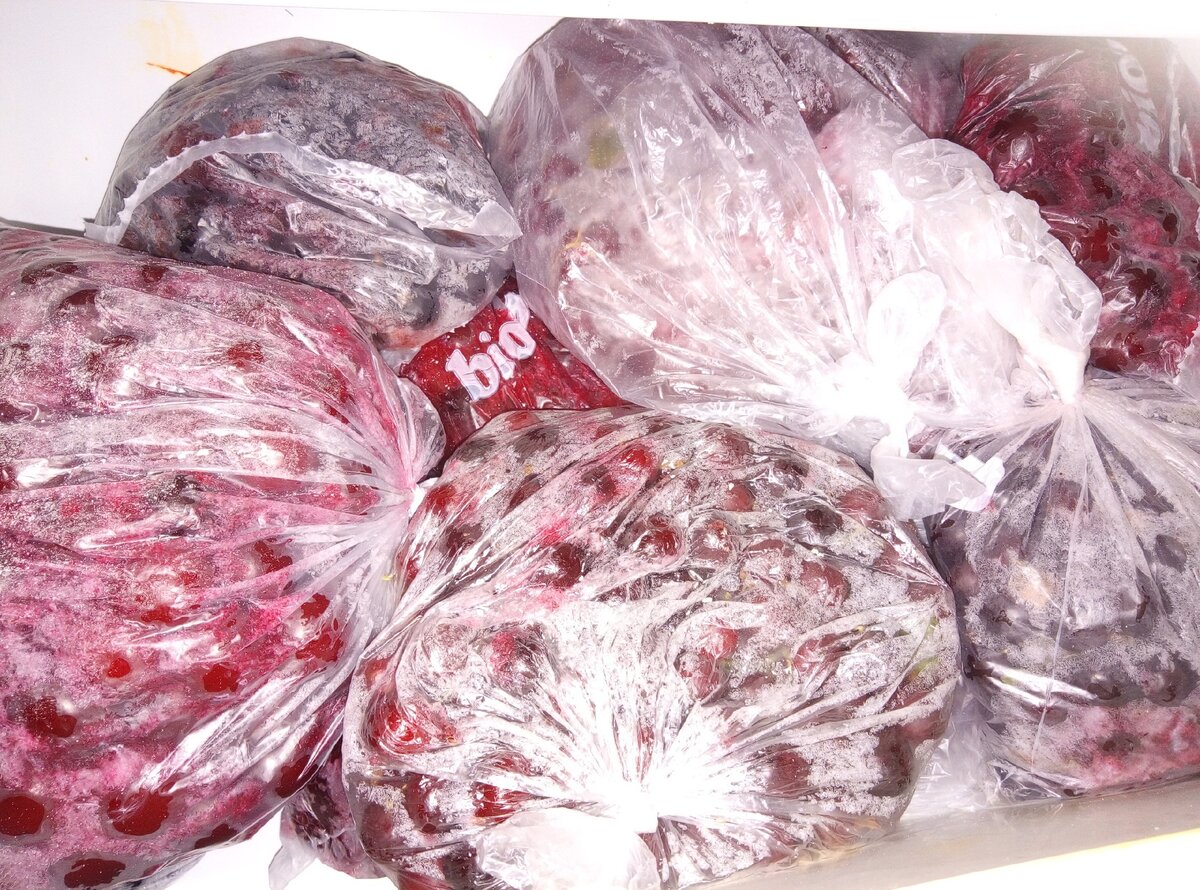 Разные ягоды.