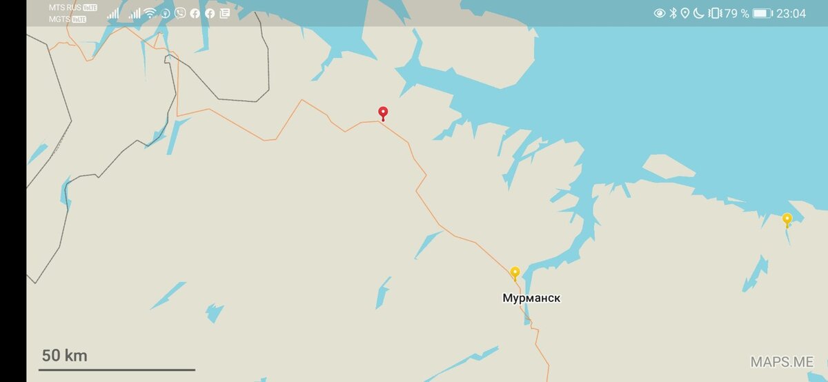 Вот так по дороге Кола мы ехали до красной метки. Там развернулись и поехали обратно к городу. В итоге смотрели примерно в 20-30 км от города там где желтая метка.