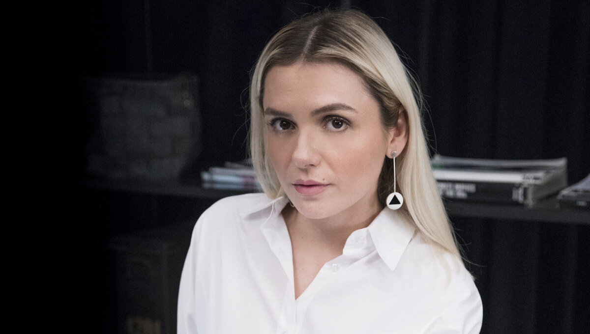 Моника Лоззи 