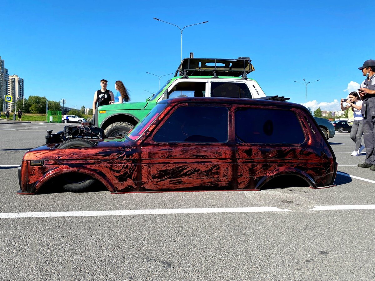 Это самая низкая в мире Нива с практически отсутствующим дорожным просветом