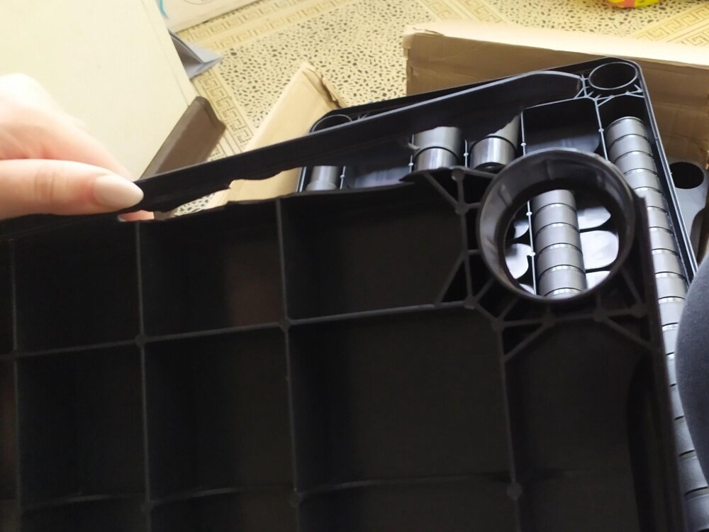 Фото из отзывов. Точно такой же дефект был.