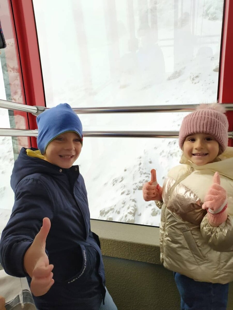 Стоимость подъема на фуникулере, если у вас есть икает 95 лир=950 рублей, если икамета нет, то 25 евро(((. Дети до 7 лет бесплатно 