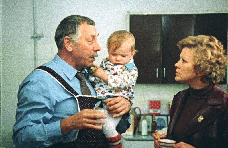 Кадр из х/ф "По семейным обстоятельствам"