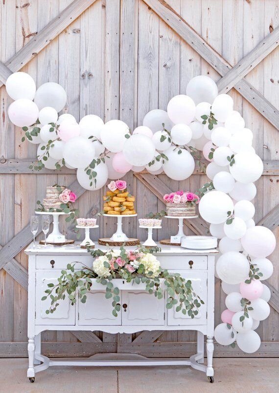 Оформление свадьбы фонтанами из воздушных шаров