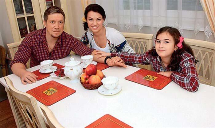 Дочь Льва Ивановича - Надежда с мужем Алексеем Кравченко и дочерью от первого брака Ксенией.