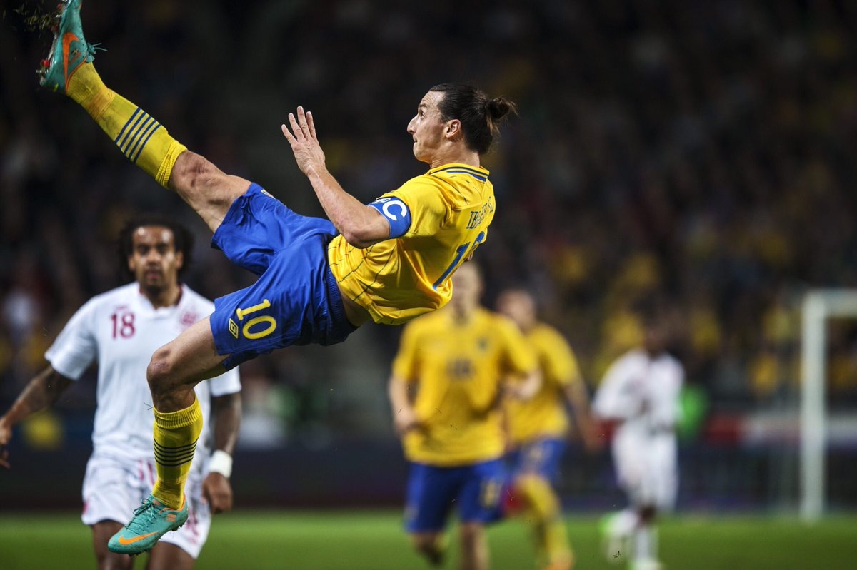 Гол в ворота сборной Англии. Источник: football.ru