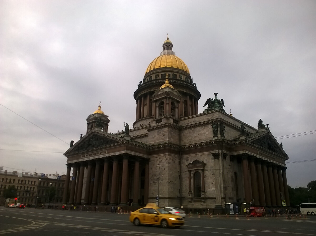Исаакиевский - одно из мест силы Петербурга. Фото автора блога
