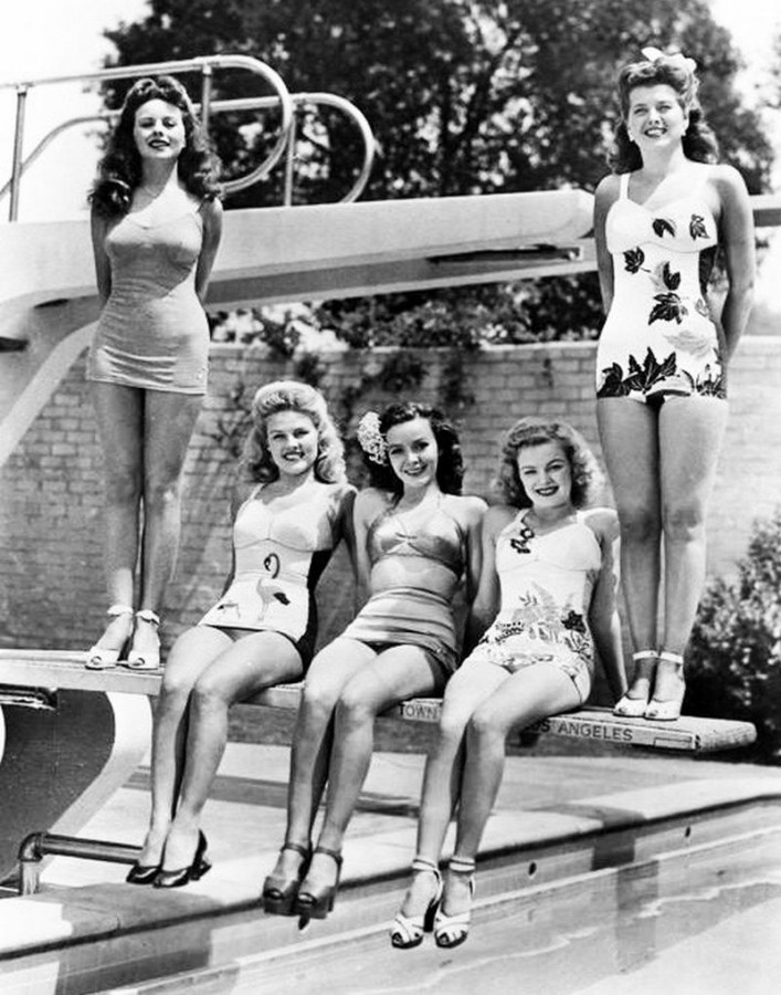 21 век принёс человечеству повальное увлечение диетами и фитнесом. Наверное, в некоторых случаях это неплохо и может быть даже полезно.-10