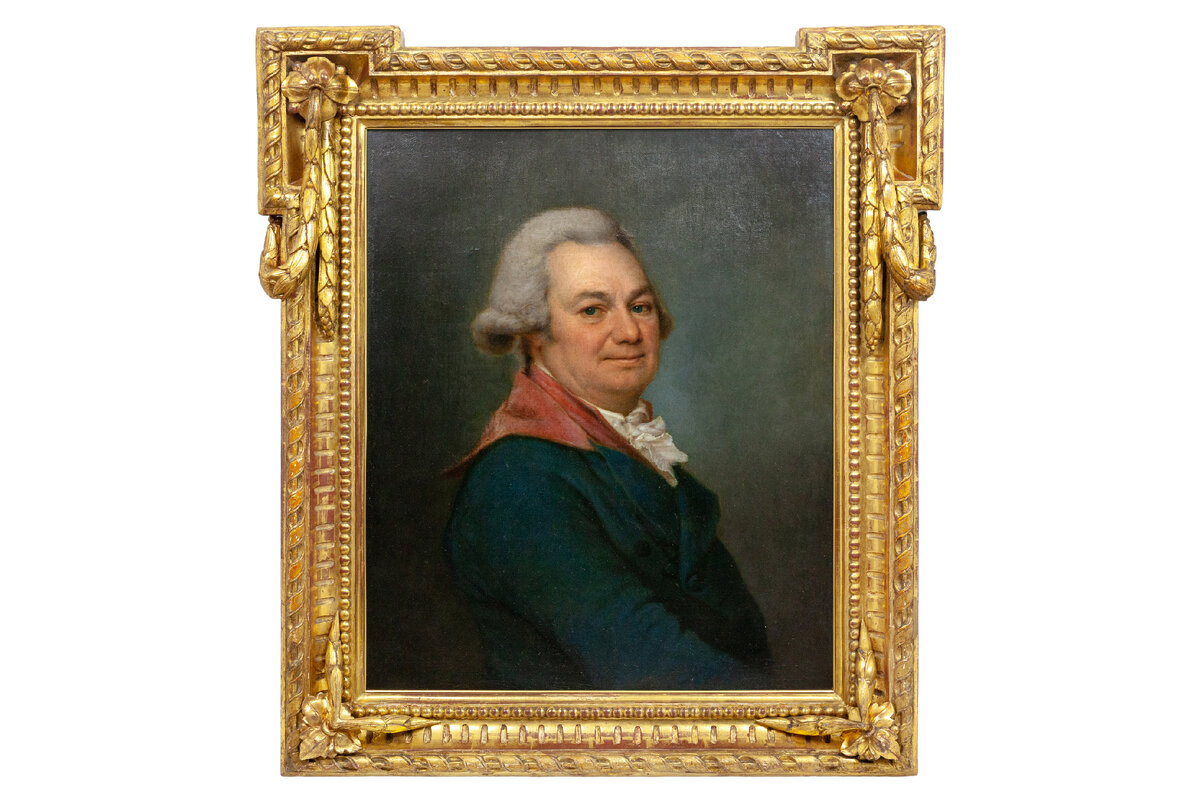 Левицкий Дмитрий Григорьевич (1735–1822).  Портрет неизвестного в рединготе с красным воротником,   1790-е.     Холст, масло.   Представляет Собрание Елены Шавыриной, Москва