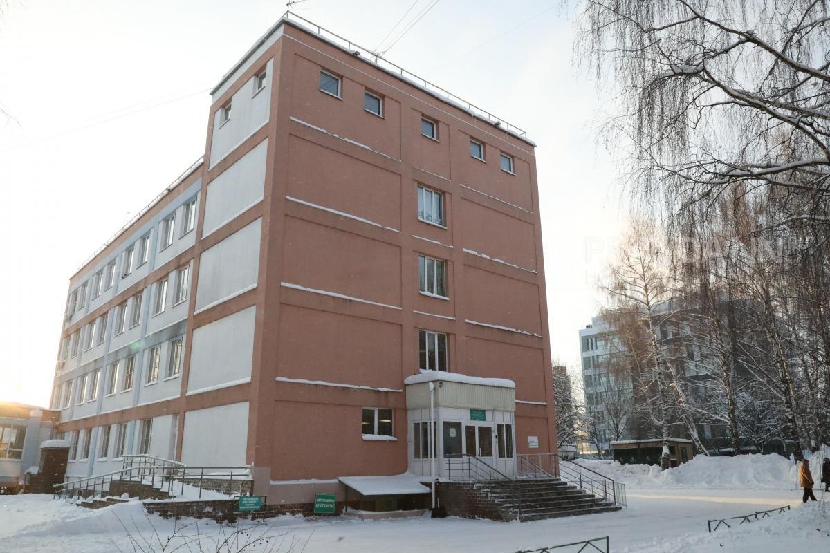    Пациентов с кардиопатологиями принимают в аритмологическом центре Арина Полтанова