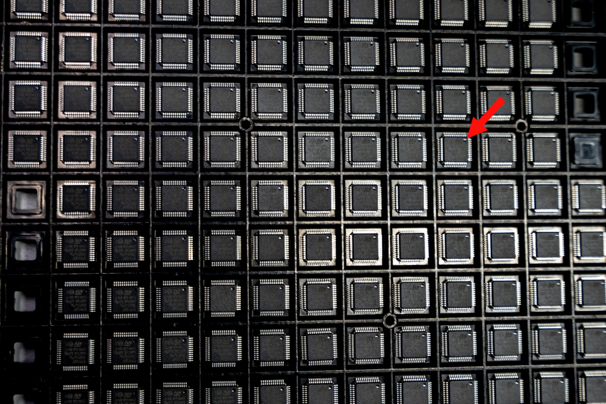 Микросхемы. Ключи расположены в правых верхних углах