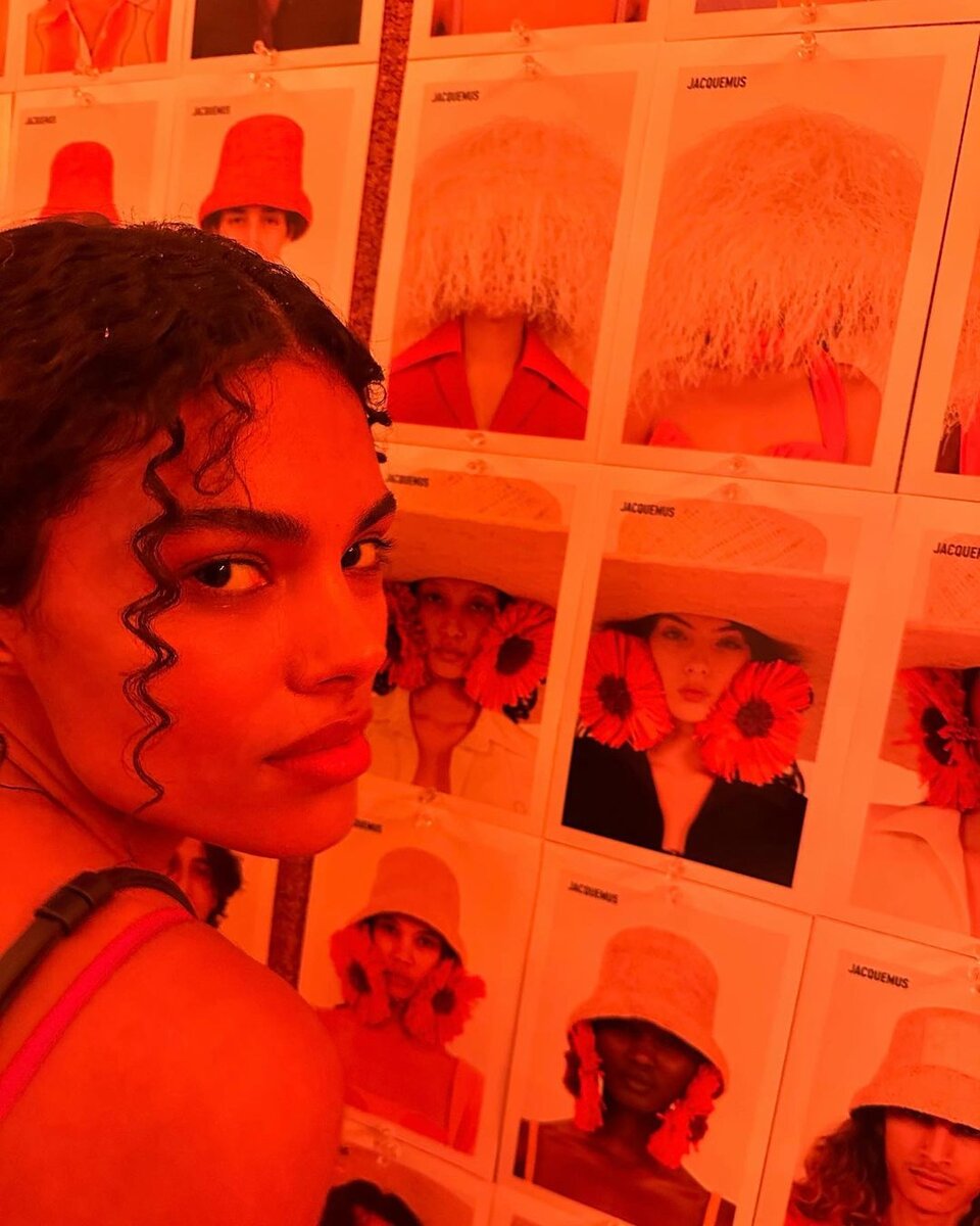    Тина снялась с фотографией ДевыСоцсети Тины Кунаки