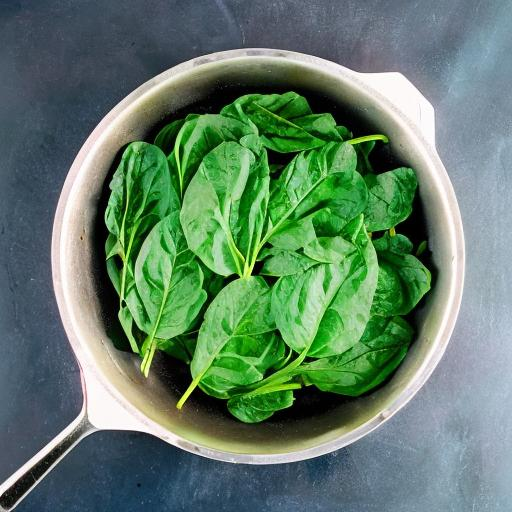 ароматный шпинат слегка сладковатый и нежный