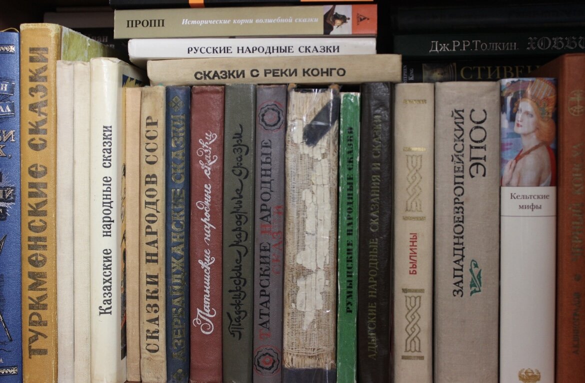 Классика книги нужно прочитать. Рассказ о домашней библиотеке.