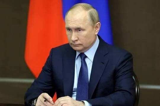    Путин поручил Шойгу установить режим прекращения огня на линии соприкосновения на Рождество