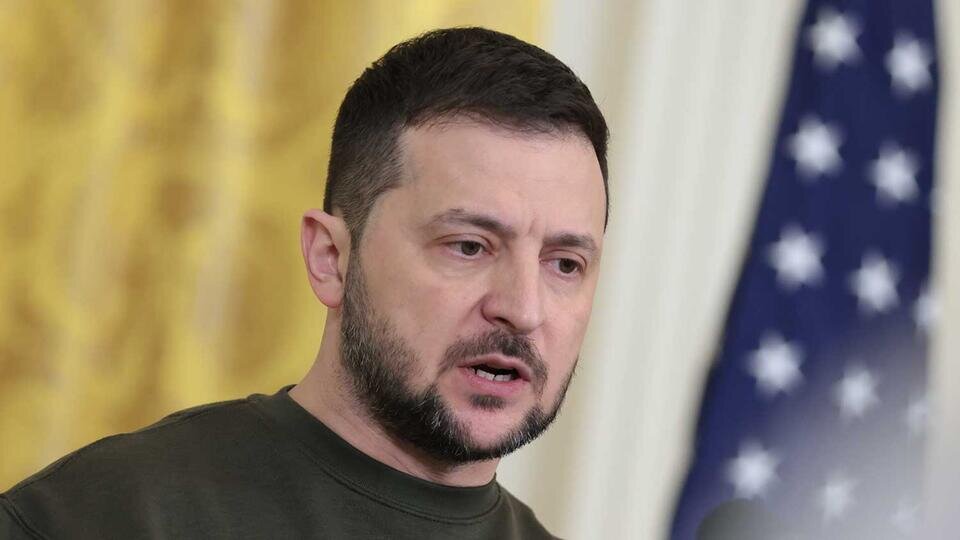     Продюсер Бардаш: жизнь наркозависимого Зеленского поддерживают медики Global Look Press/CNP/AdMedia