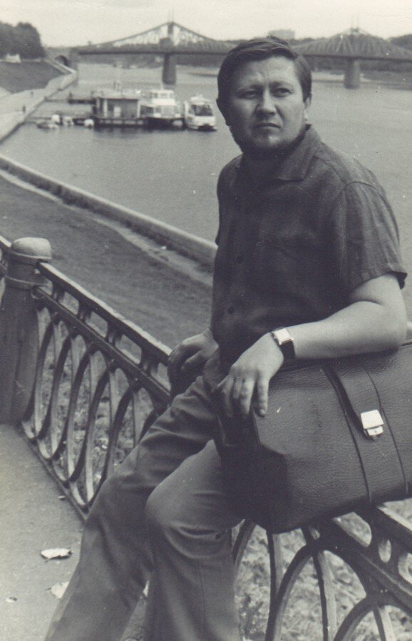 Отец. Елизаров Борис Александрович. Калинин, 1973 год СССР. Много планов, но жизнь летит вперед. 