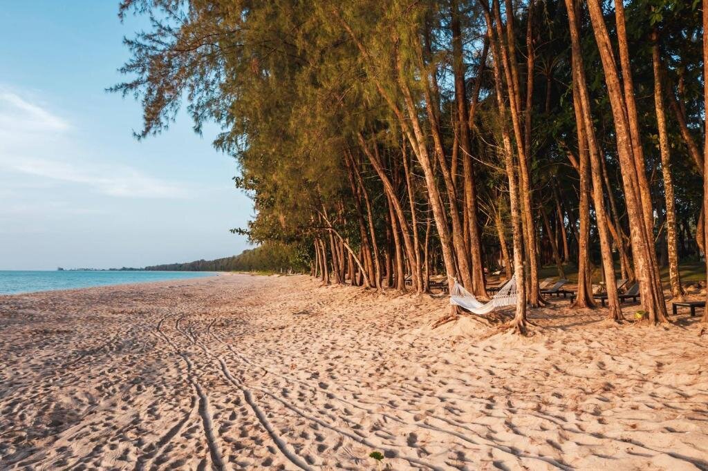 Avani Plus Khao Lak Resort. Море пляж. Avani+ Тайланд Khao Lak. Авани као лак