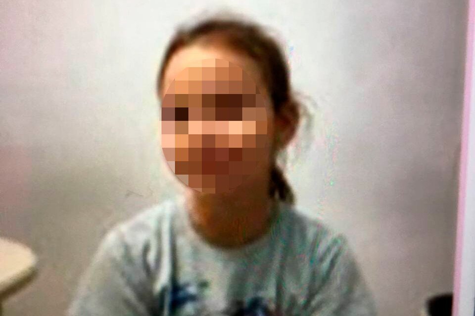     11-летняя Соня попала в больницу с ножевыми ранениями.  социальные сети